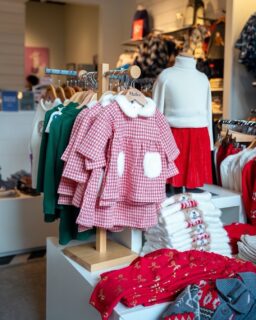 Outfitting family fun from day one. 🤗✨
⠀⠀⠀⠀⠀⠀⠀⠀⠀
@hatley creates joyful, premium-quality apparel crafted to be loved, outgrown, and handed down.
They’ve come a long way from their small country gift shop — and today, @hatley and Little Blue House designs are sold worldwide, all while staying grounded in the same four pillars: family, thoughtful design, made-to-last quality, and a sense of humour.
⠀⠀⠀⠀⠀⠀⠀⠀⠀
Their clothing and accessories are made to help you create memories together — whether it’s matching sets for unforgettable family moments, cozy lounging, or everyday errands.
⠀⠀⠀⠀⠀⠀⠀⠀⠀
📍Stop by their boutique at 22 Gristmill Lane to shop the winter collection and find your future hand-me-downs today!