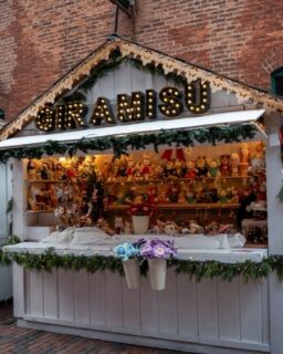 100% Handmade and 100% Heartwarming! 🧸✨
⠀⠀⠀⠀⠀⠀⠀⠀⠀
Giramisu Crochet (@giramisu.ca) brings a world of premium crochet treasures to The Distillery Winter Village!
⠀⠀⠀⠀⠀⠀⠀⠀⠀
From cuddly crochet animals to charming dolls and keepsake charms, every piece is carefully crafted using safe and washable materials. These timeless creations are perfect for little ones, gift-givers, or anyone who loves a touch of handmade magic! 💝
⠀⠀⠀⠀⠀⠀⠀⠀⠀
—
⠀⠀⠀⠀⠀⠀⠀⠀⠀
🧶 Giramisu Crochet, @giramisu.ca
📍 Location: Cabin 28, Tank House Lane